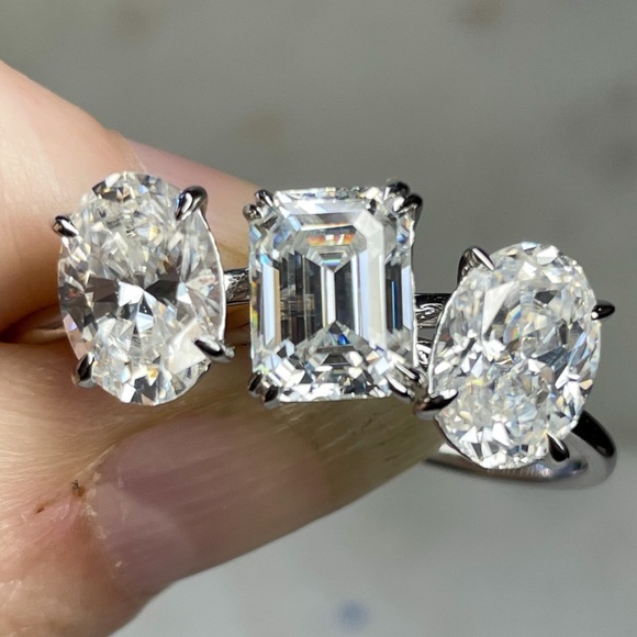 2.5ct Oval Crushed Ice Moissanite Ring - Picture 7 of 13